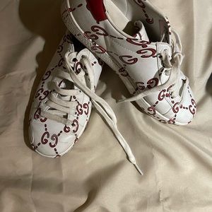 Gucci limited addition gucci ghost shoes size 7